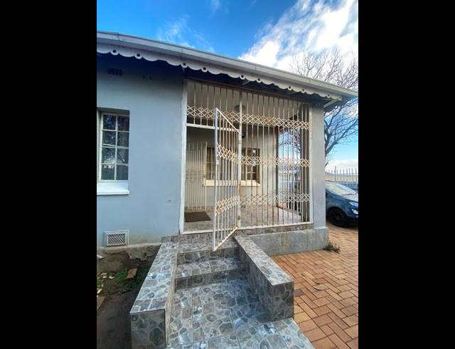 7 BEDROOM HOUSE FOR SALE IN SPRINGS CENTRAL